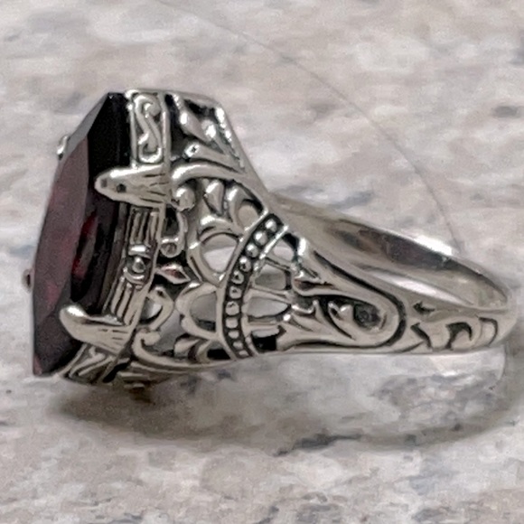 Marquis Shape Semi-precious Red Garnet Gemstone 925 Sterling Silver Ring - Picture 3 of 8